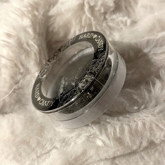 Hard Candy sealed baked eyeshadow in 275 black hole - Picture 3 of 4